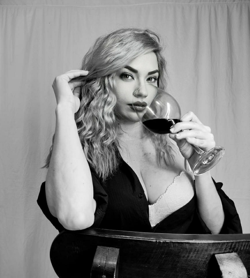 Live sex webcam photo for SabrinaWildd #7854104