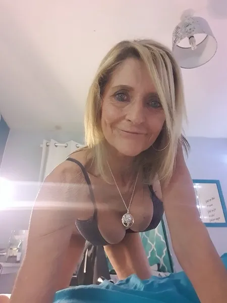 Live sex webcam photo for YummyMilfyXo #3847710