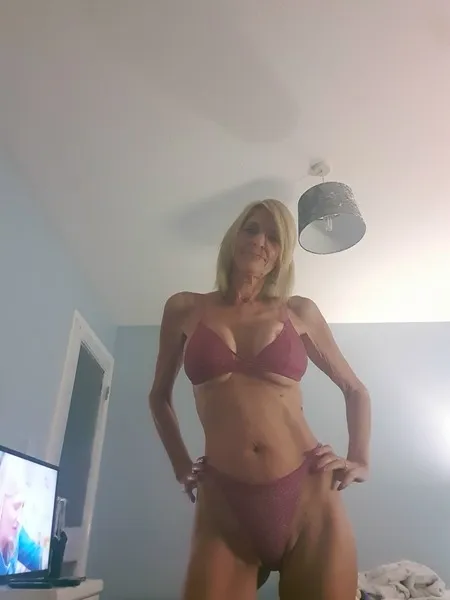 Live sex webcam photo for YummyMilfyXo #3687981