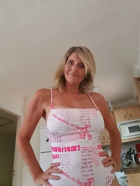 Live sex webcam photo for YummyMilfyXo #2560939