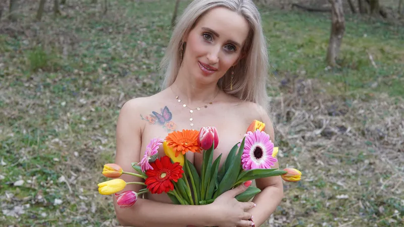 Live sex webcam photo for IsabellaJenner #8400836