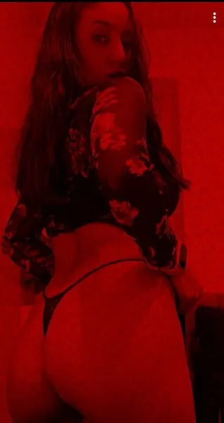 Live sex webcam photo for CiaraKarev #2764947