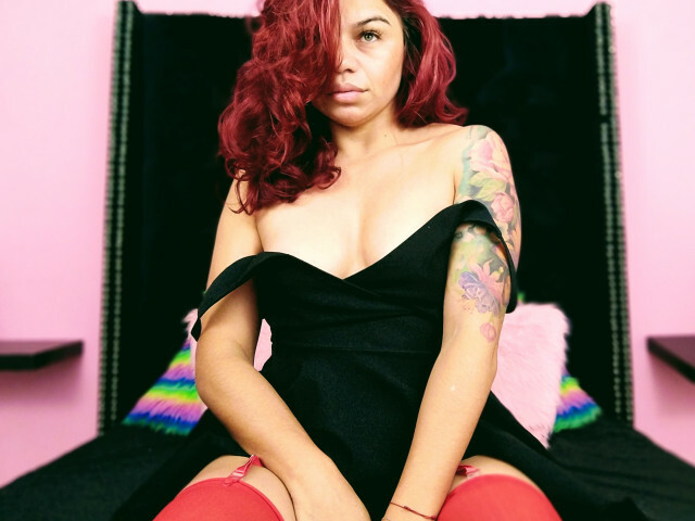 Live sex webcam photo for Violeetaaa #2736320