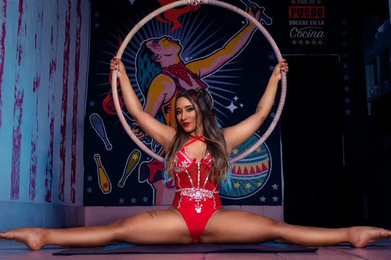 Live sex webcam photo for MeganJons #2839240