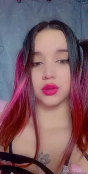 Live sex webcam photo for CourtneySweet20 #3260465