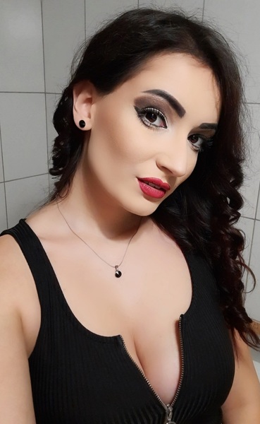 Live sex webcam photo for MissEryin #2761920