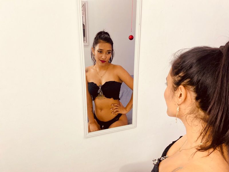 Live sex webcam photo for SaraGonzalez #2935948