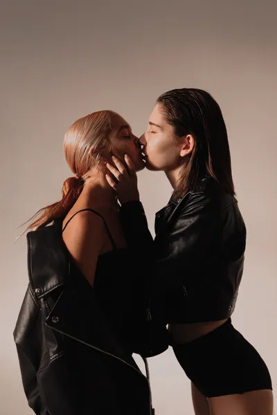 Live sex webcam photo for SylvieAileen #2782475