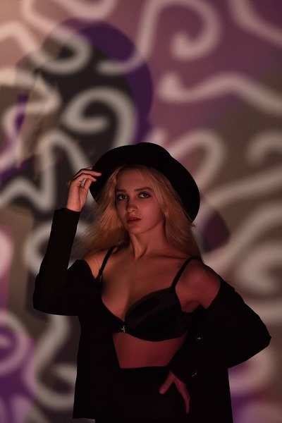 Live sex webcam photo for SylvieAileen #2971382