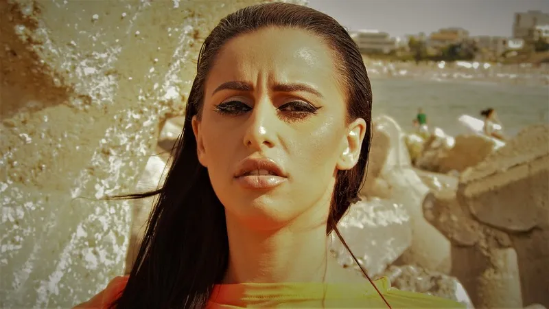 Live sex webcam photo for AwwLoolla #2631001