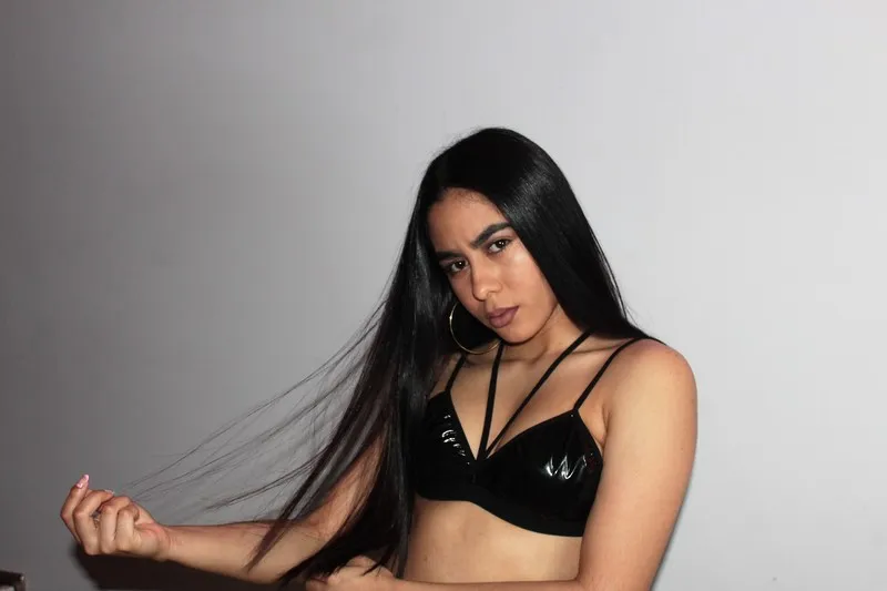 Live sex webcam photo for SophieKellogg #2748010