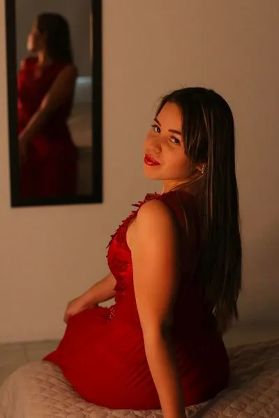 Live sex webcam photo for MartinaYounng #2922450