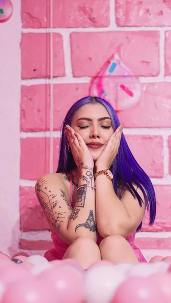 Live sex webcam photo for LorenVegaa #3444840