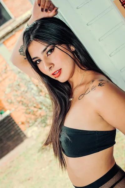 Live sex webcam photo for khloeFerreira #3383630