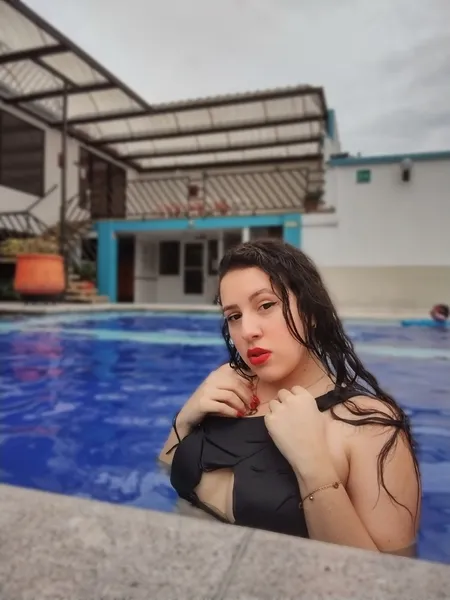 Live sex webcam photo for KamilaLopez #3021131