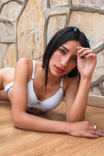 Live sex webcam photo for MiaKlarson #2921254