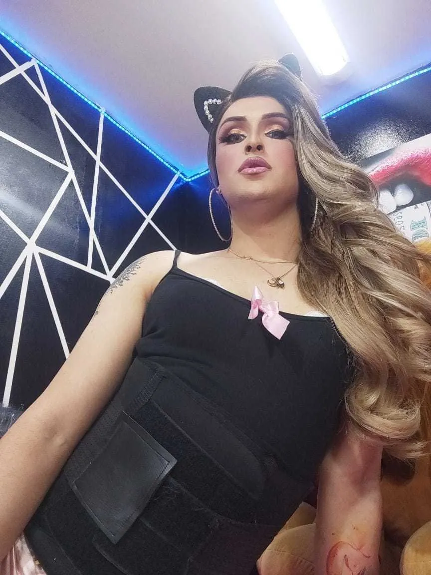 Live sex webcam photo for cristyvanessa #7399202