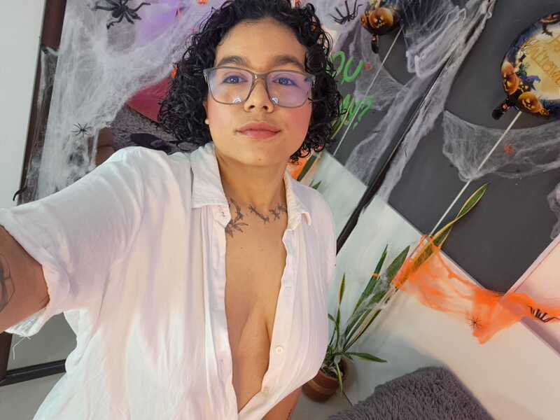 Live sex webcam photo for Aleex98 #6568321