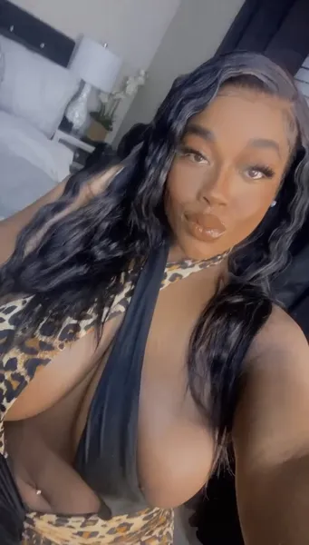 Live sex webcam photo for RhiannaRidge #3880847