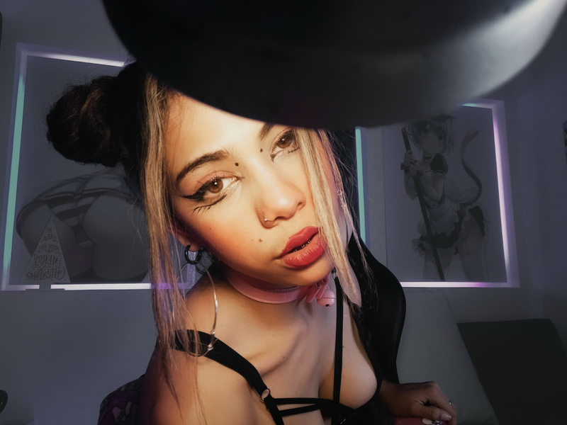 Live sex webcam photo for EvyanaKane18 #3619272