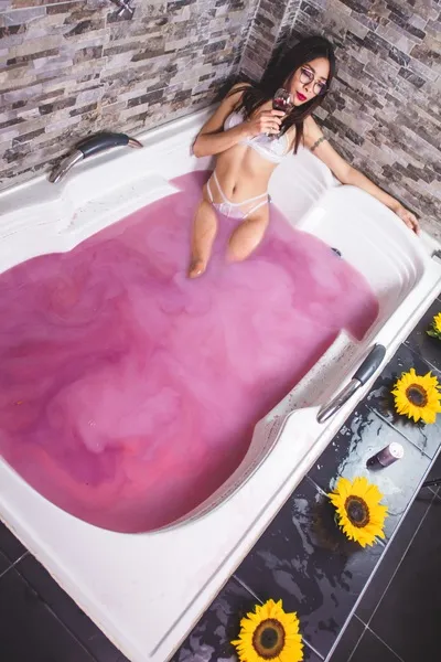 Live sex webcam photo for EmilyBrenson #3066664