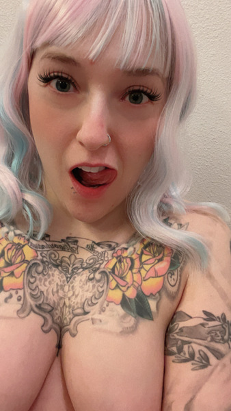 Live sex webcam photo for BillieHart #2712395