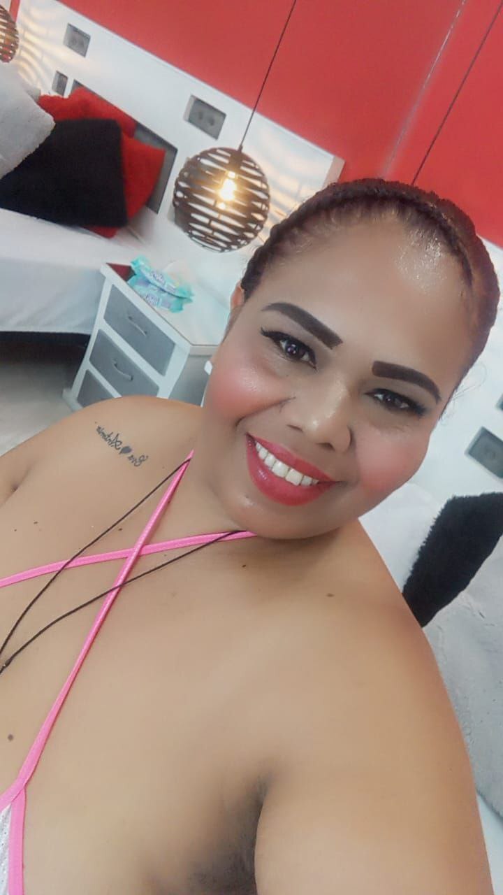 Live sex webcam photo for EricaHoftman #7419443