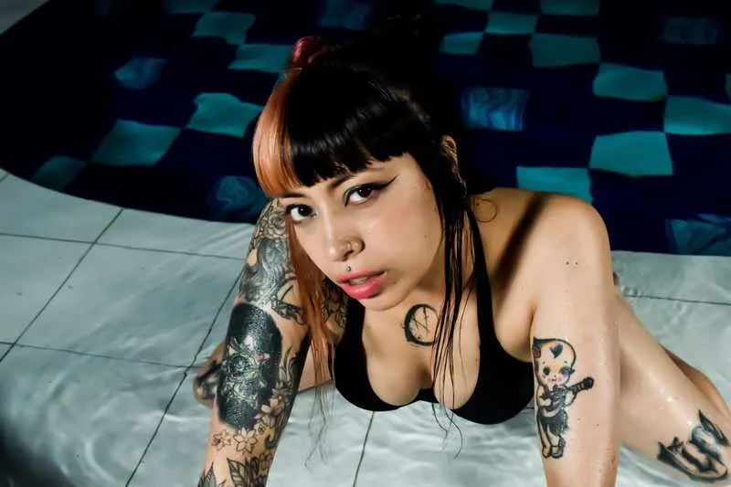 Live sex webcam photo for AprillBlaack #2695984