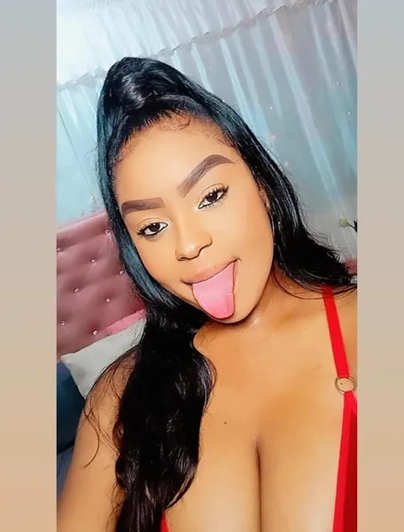 Live sex webcam photo for NahomiiQueen #3301996