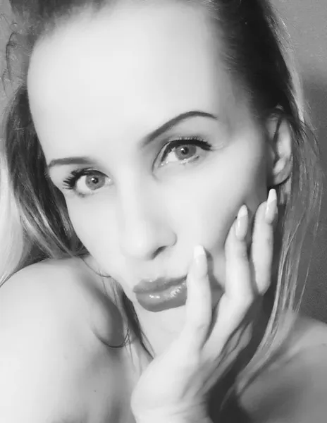 Live sex webcam photo for Lauralust89 #3189382