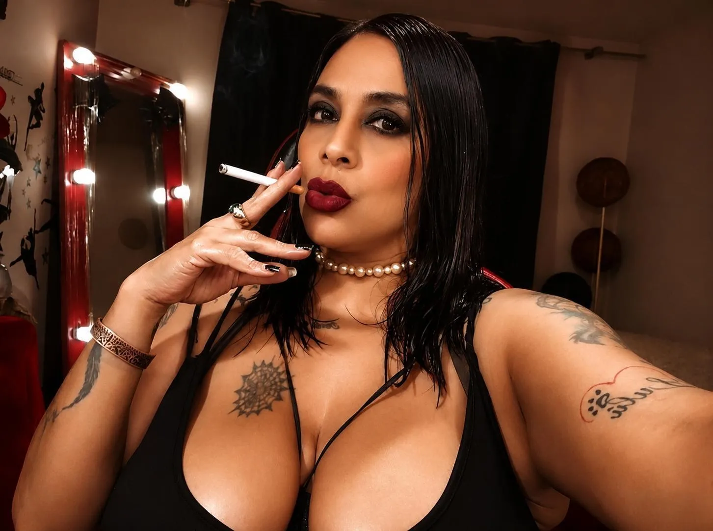 Live sex webcam photo for SharySquirtTits #8532146