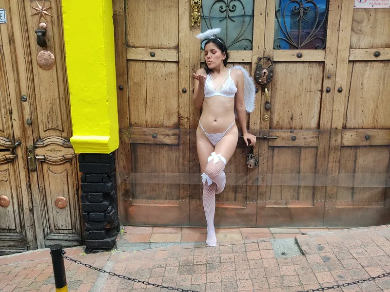 Live sex webcam photo for MashaHamza #3643775