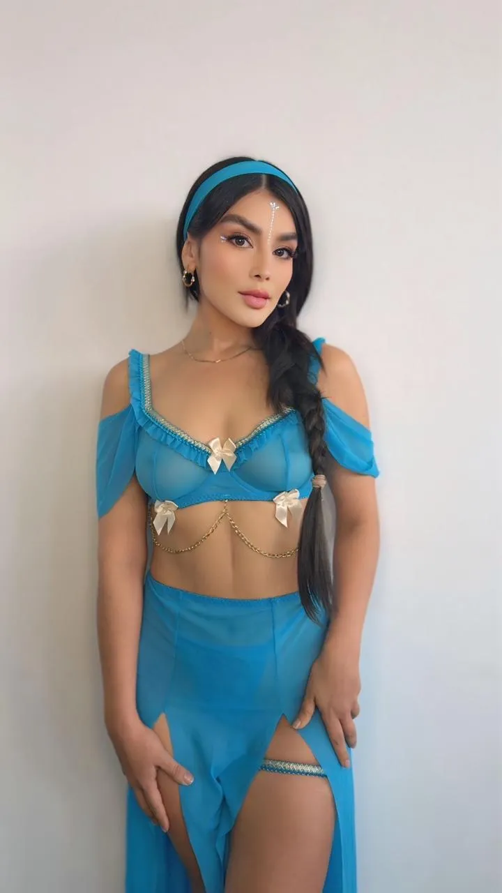 Live sex webcam photo for HollyBrensone #8024489