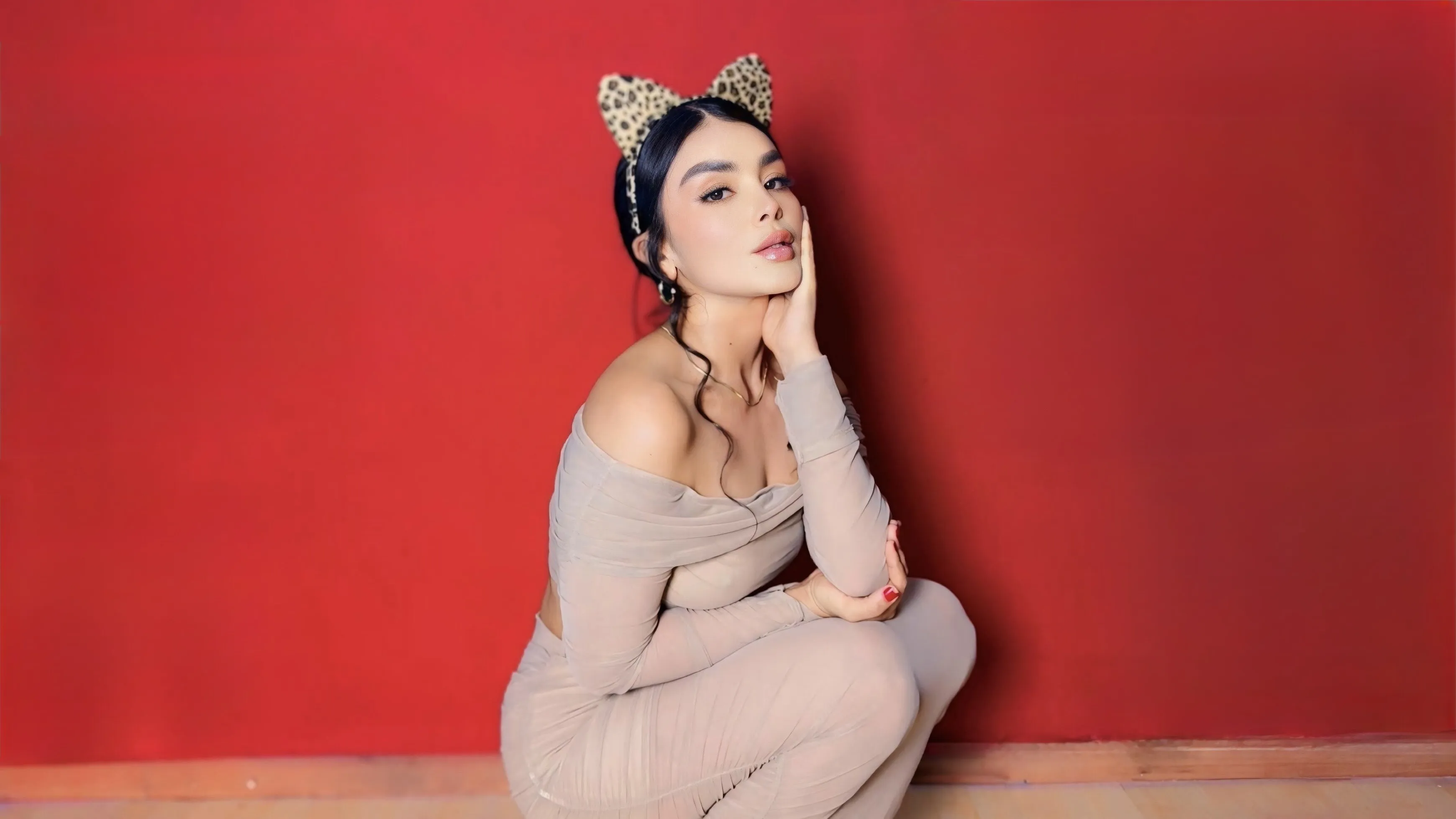 Live sex webcam photo for HollyBrensone #8007748