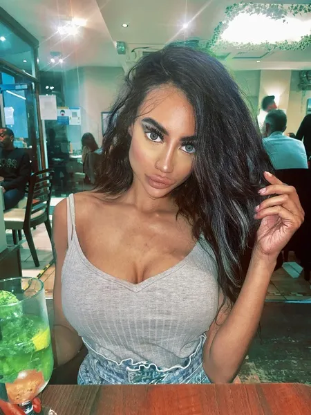 Live sex webcam photo for Kalizzie #5857009