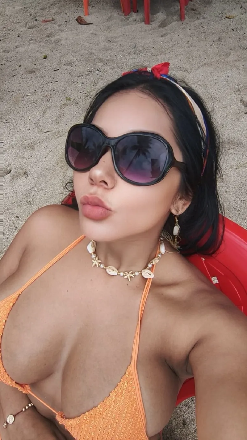 Live sex webcam photo for PauletteWatson #7879641