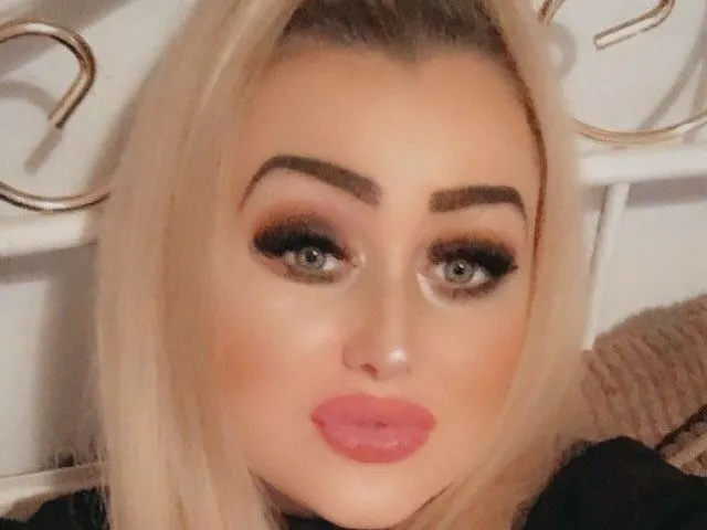 Live sex webcam photo for MollyMay95 #5849813