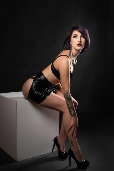 Live sex webcam photo for LexieMoons #2707542