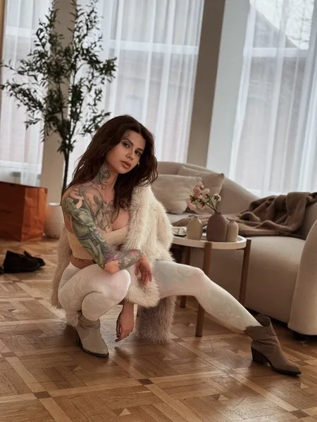 Live sex webcam photo for LilyDevelin #7815315