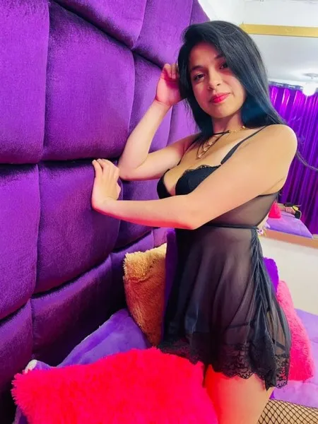 Live sex webcam photo for EmiDeep #2710372