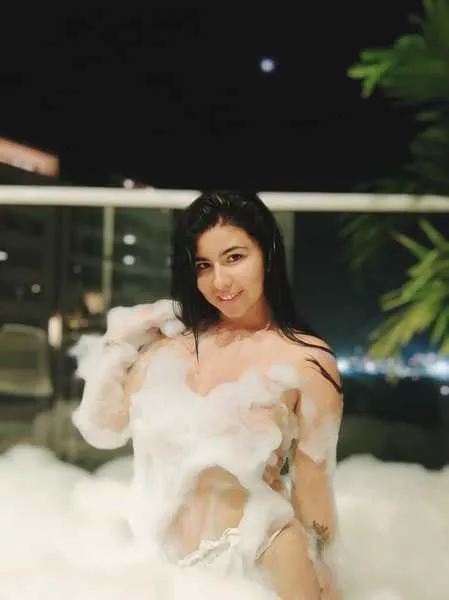 Live sex webcam photo for alicemiddle18 #3509638