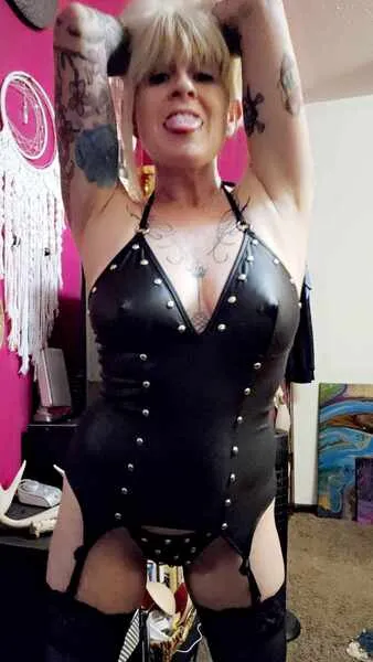 Live sex webcam photo for GingerLixxx #6035126