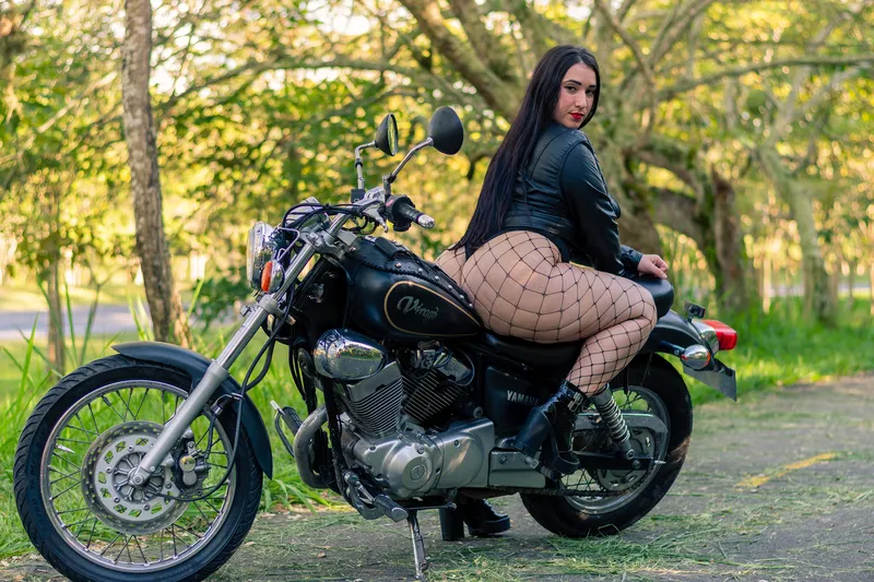 Live sex webcam photo for QUEENGLOVER #3415495