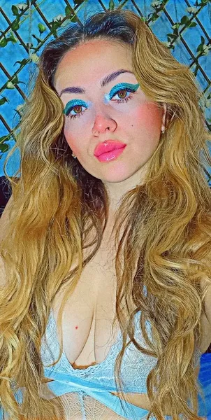 Live sex webcam photo for CloeWondersex #3269942