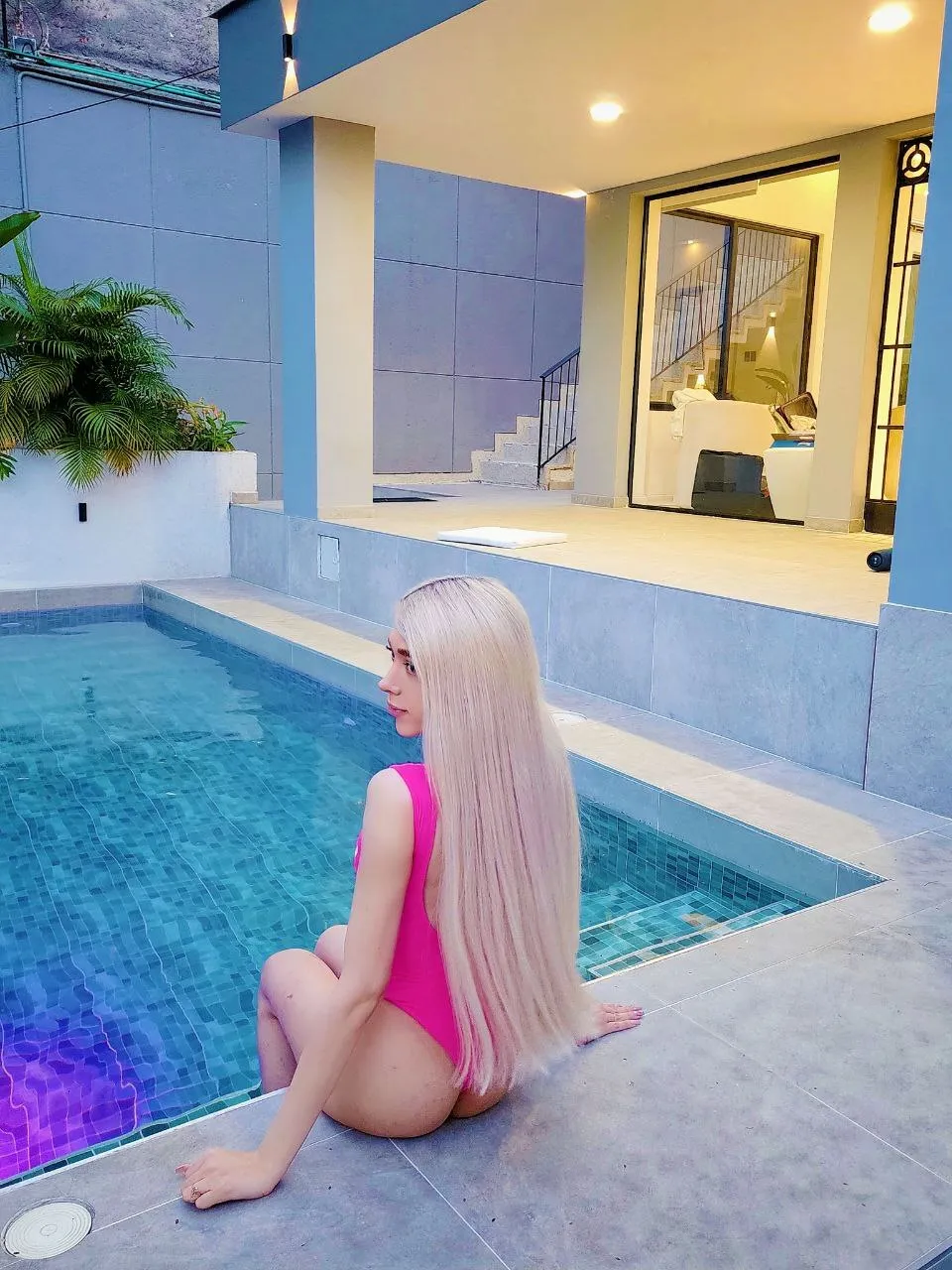 Live sex webcam photo for MadamBarbie #8404496