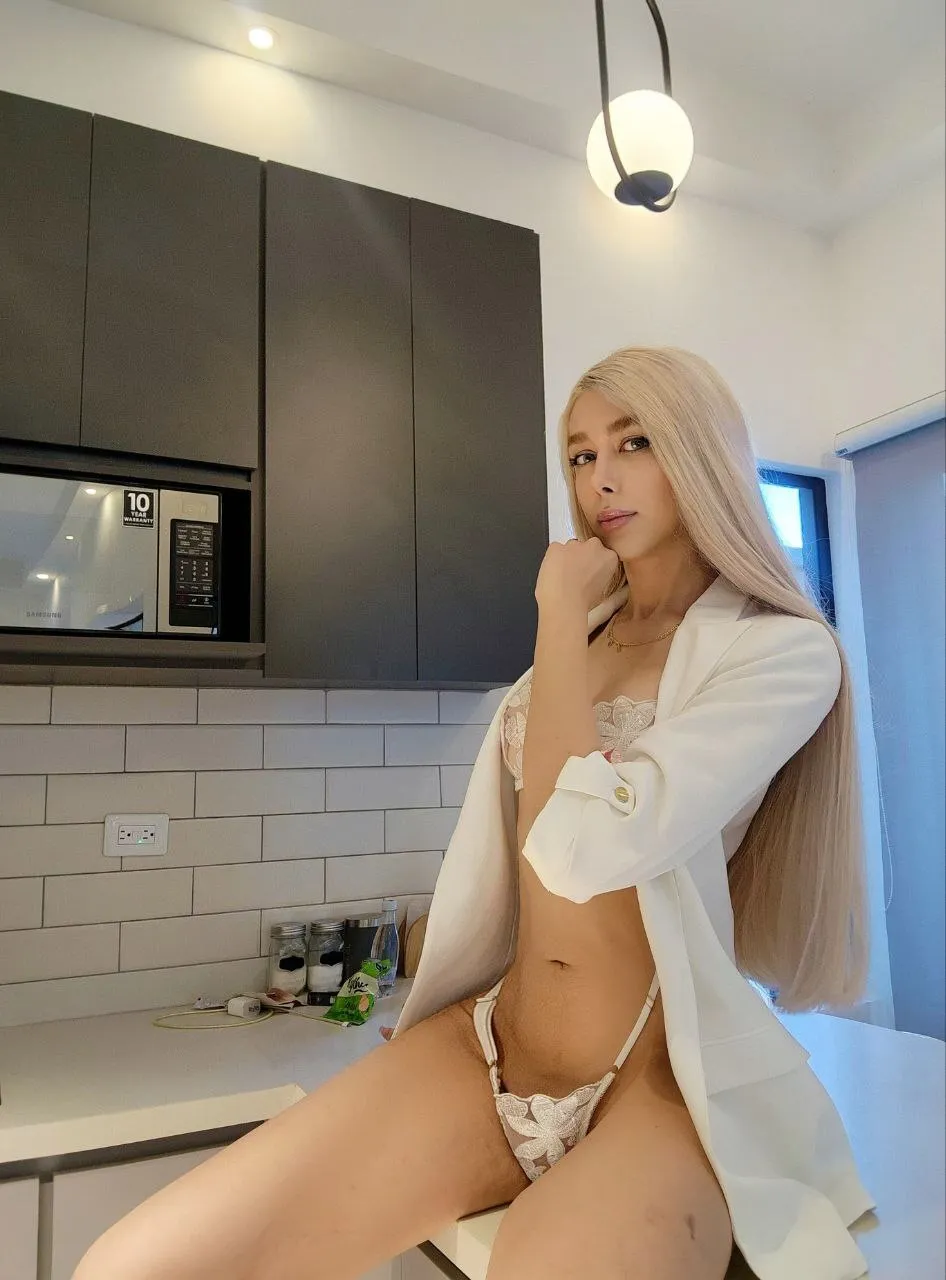 Live sex webcam photo for MadamBarbie #8404516