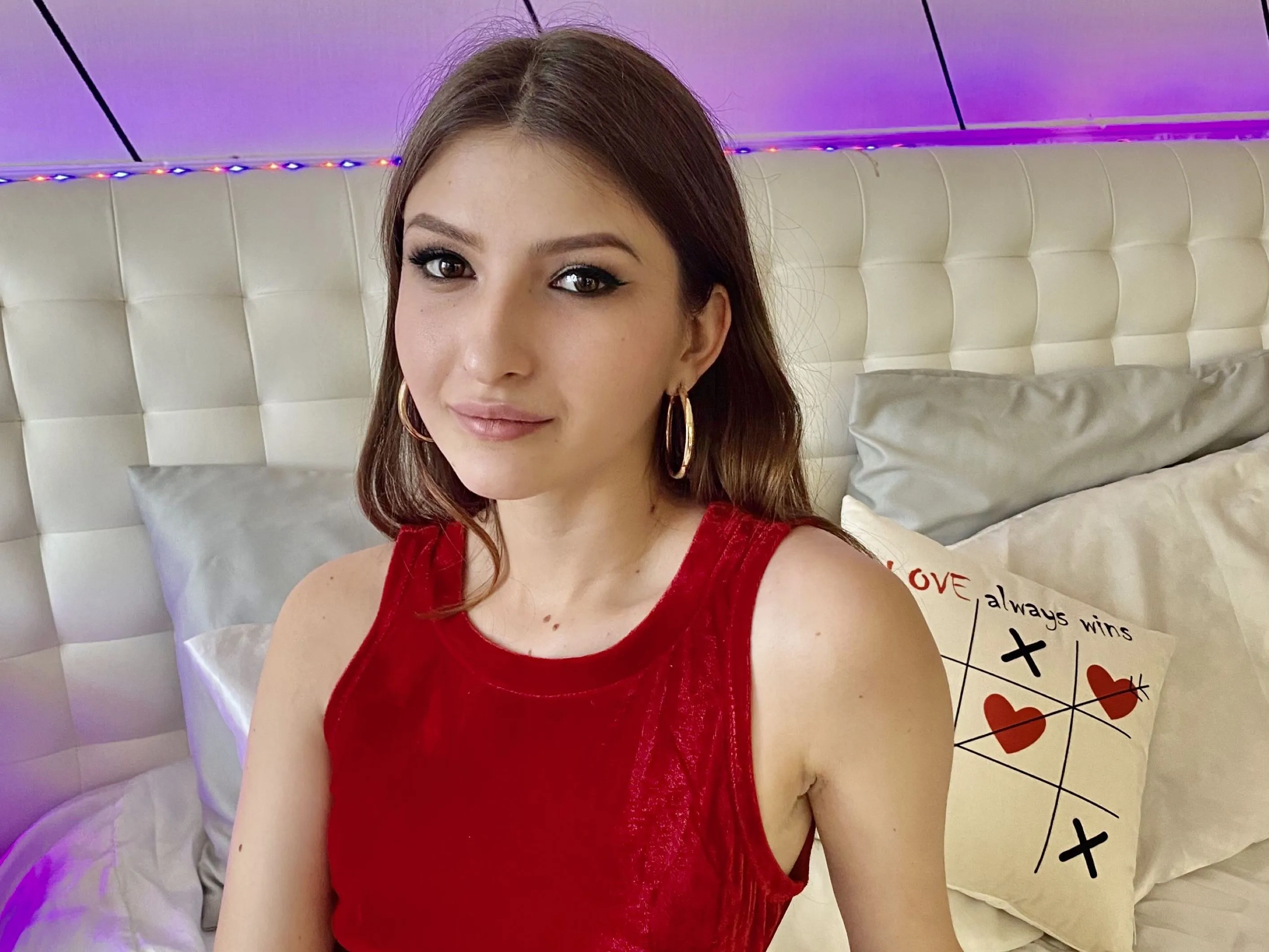 Live sex webcam photo for AstraFlowes #2770441