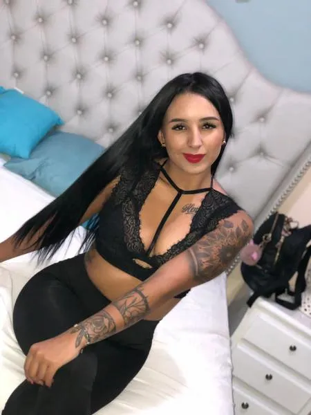 Live sex webcam photo for Lizzypink018 #2740201
