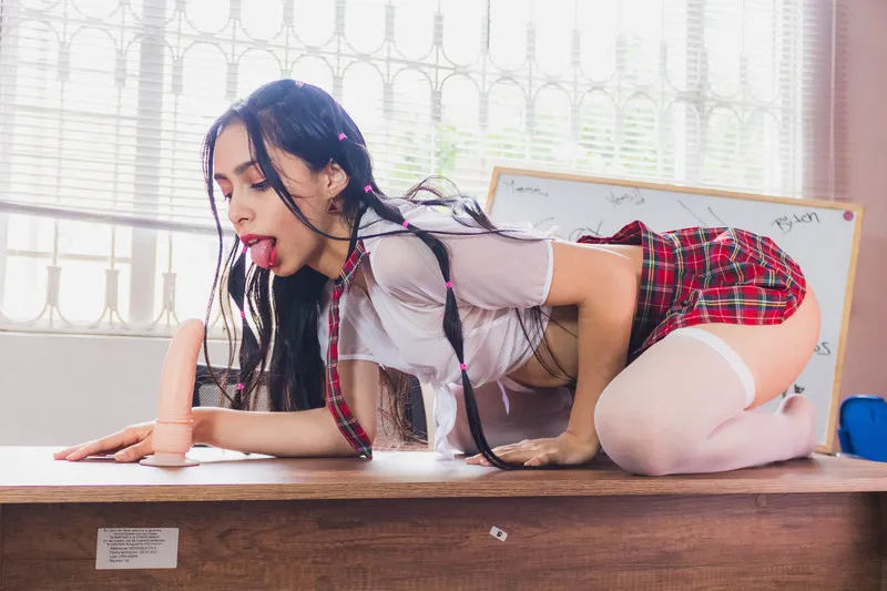 Live sex webcam photo for lilylouisee #3217527