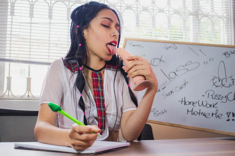 Live sex webcam photo for lilylouisee #3217499